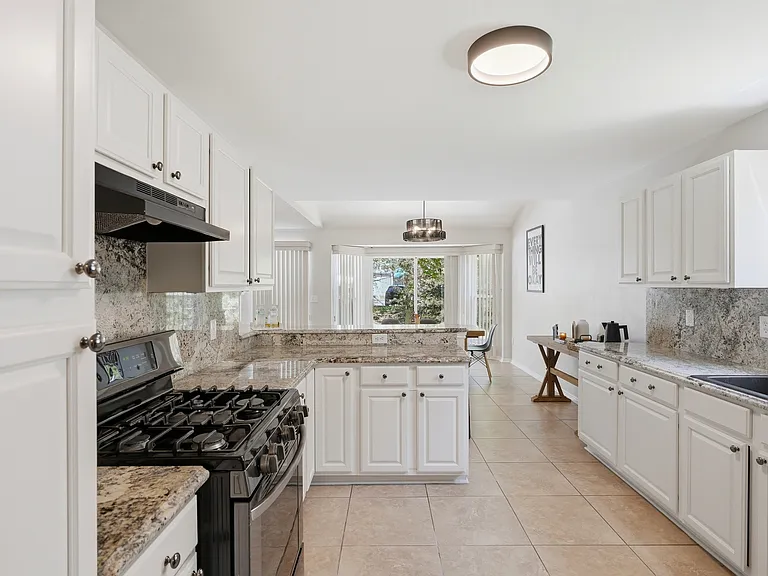 4421 Honeysuckle Dr — Photo 14