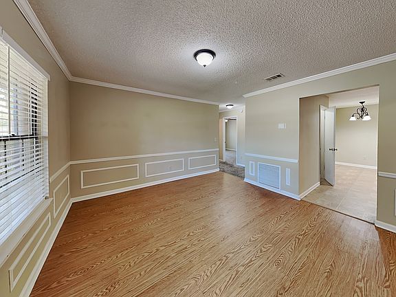 5th image of 1801 Grassington Way N