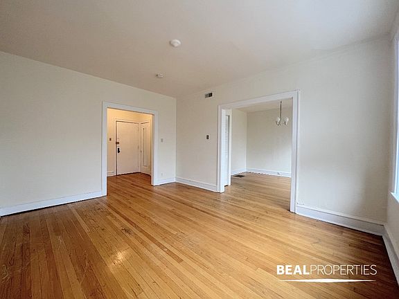 4th image of 1444 W Byron St #14442