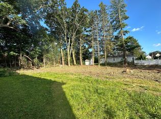 32 Stoughton Ave, Webster, MA 01570