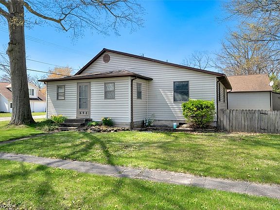 2nd image of 698 Ferndale Ave