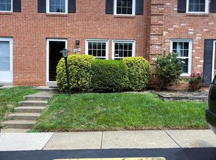402 E Furman Dr #278, Sterling, VA 20164