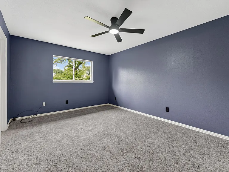 302 Independence Dr — Photo 19