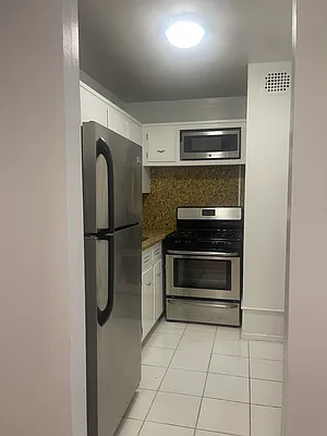 Rented by Estate Realty Management | media 12