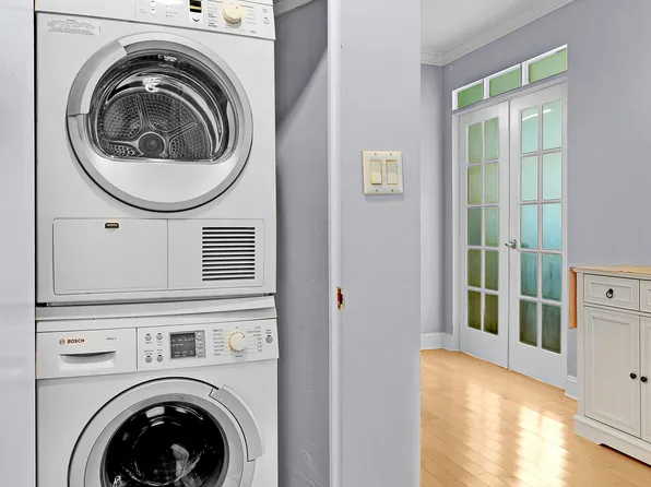 240 East 47th Street image 7 of 17