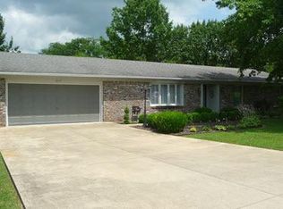 1017 Fairway Dr, Georgetown, KY 40324