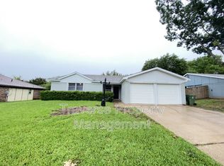 5504 Pineridge Dr, Arlington, TX 76016