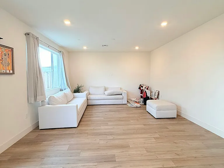 5242 Upton Ave — Photo 6