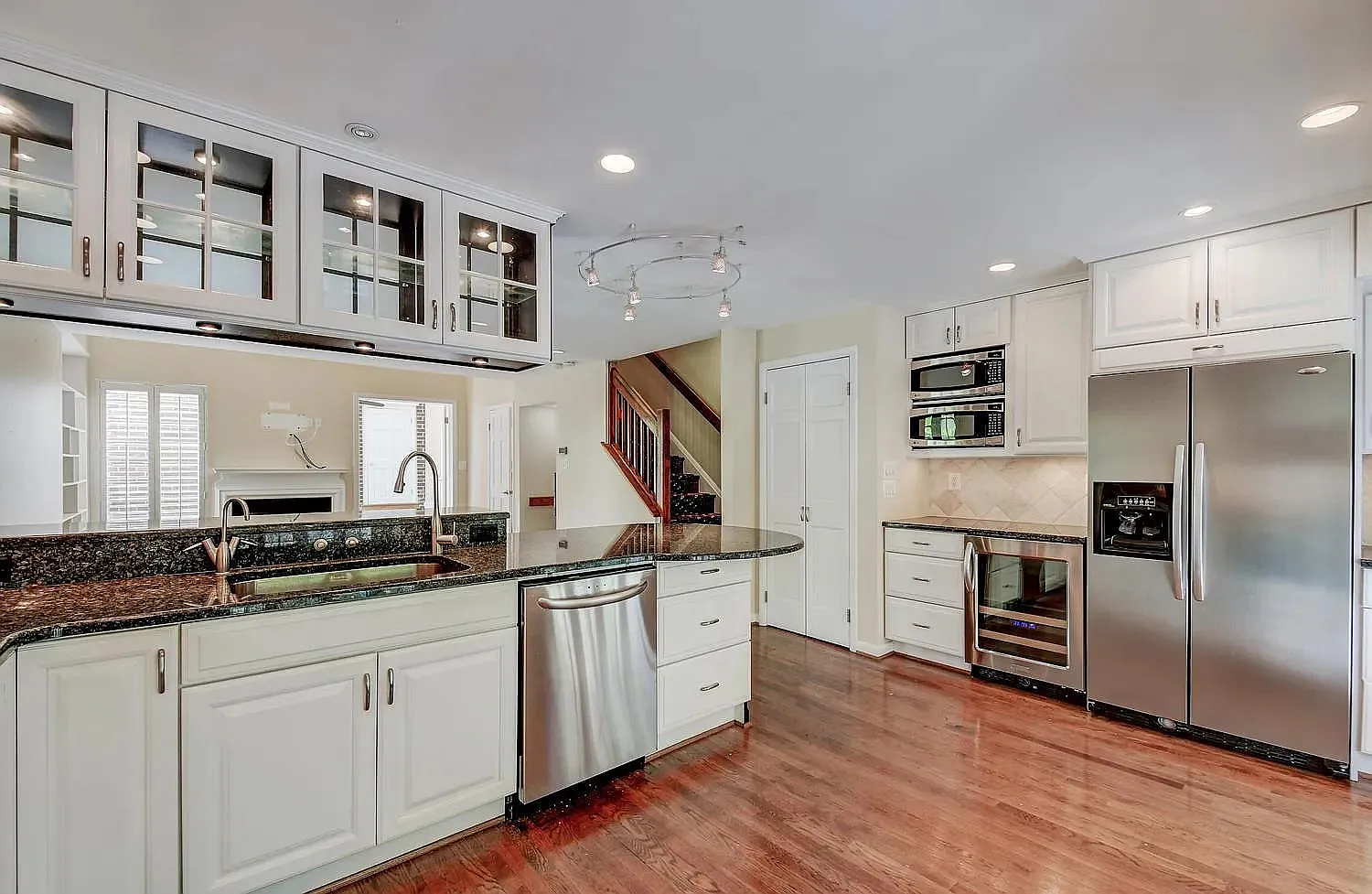 4 bed, 2608 sqft, $5,000 — Photo 4