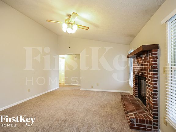 3rd image of 942 Delray Dr