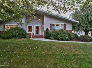 18 Tamanini Dr, Wyoming, PA 18644