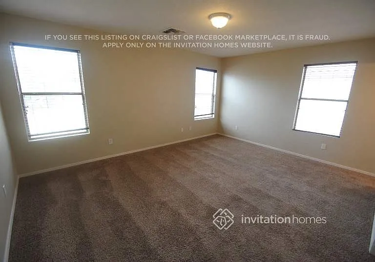 114 E Beth Dr — Photo 4