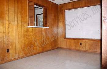 4th image of 1312 Airline Dr