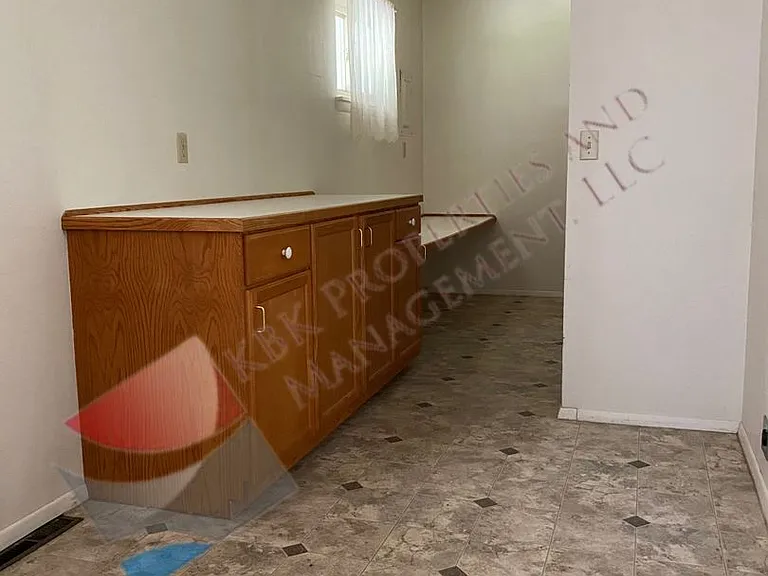 711 Murphy Dr — Photo 8