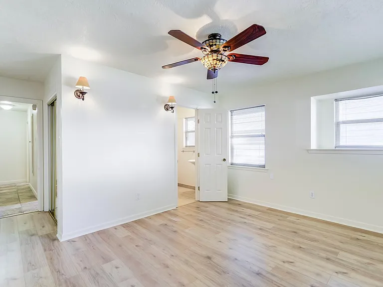 3811 Bennett Dr — Photo 14
