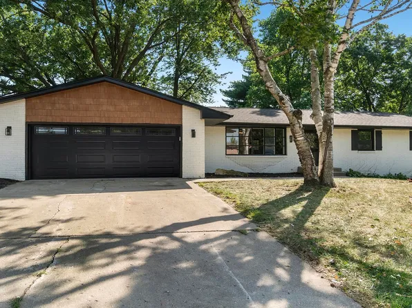 4315 Tallwood Ave, Rockford, IL 61114