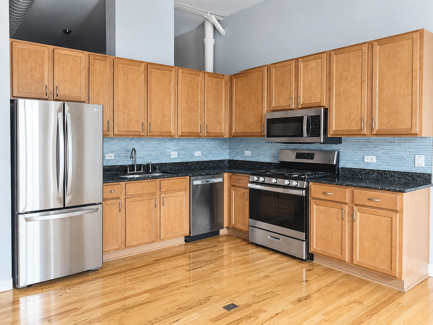 1 bed, $2,400 — Photo 2