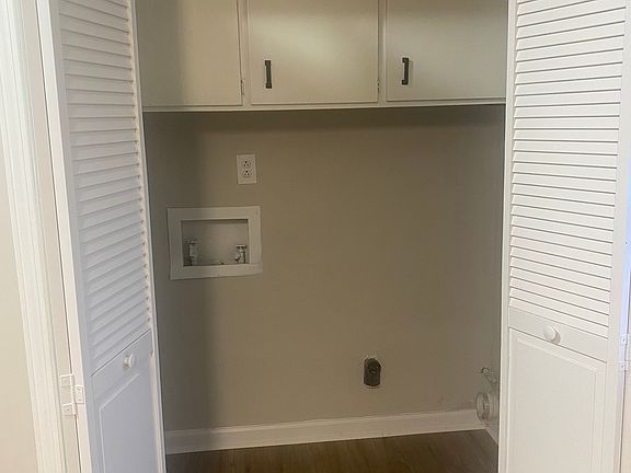 3rd image of 1826 Woodhollow Dr