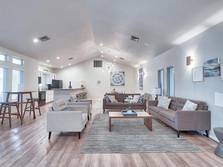 2433 George Washington Way — Photo 17