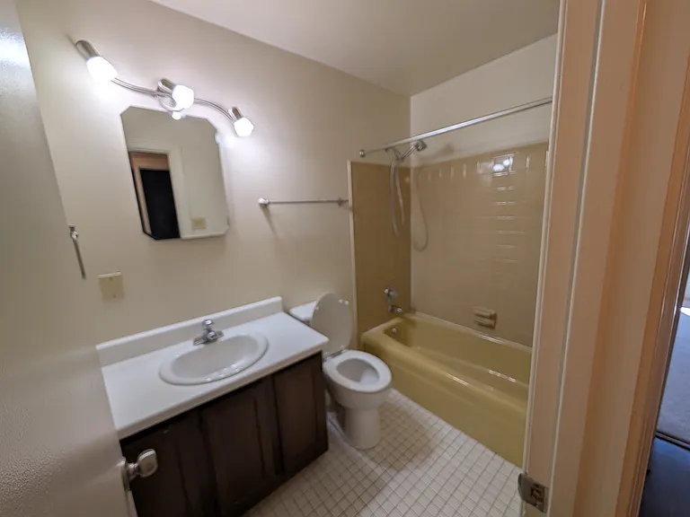 Brandon Point Apartments — Photo 35