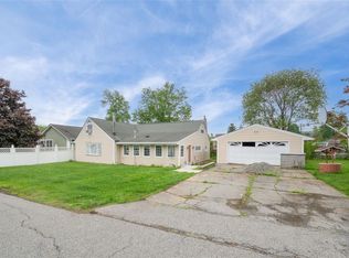 26 Clubhouse Dr, Carmel, NY 10512