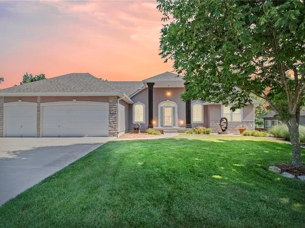 1401 SE Woodbine Dr, Blue Springs, MO 64014