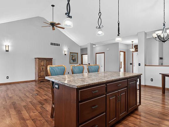 5th image of 1880 E Ridge Valley Dr