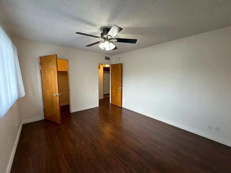 304 E Almond Ave — Photo 16