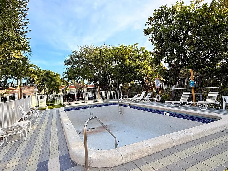 2832 Fillmore St #20 — Photo 20