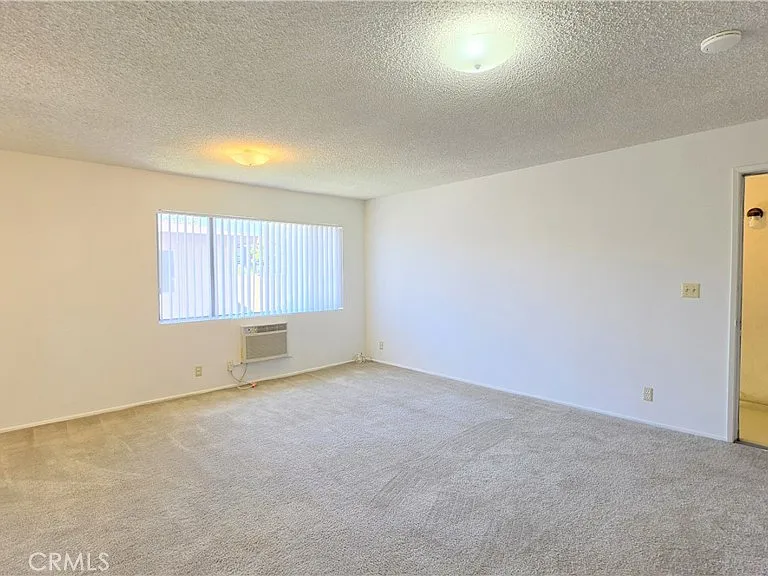 1086 Springfield St #D — Photo 8