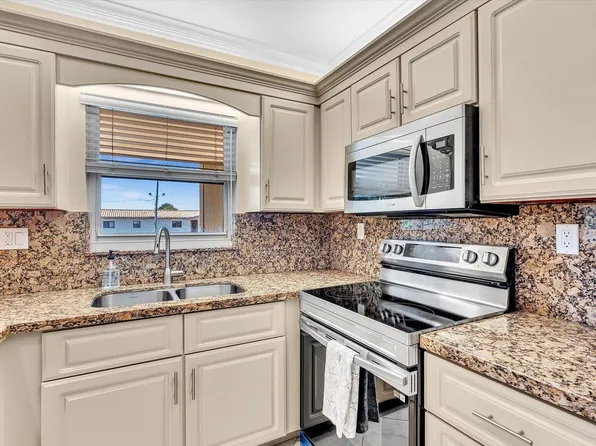 333 SE 20th Ave APT 204, Deerfield Beach, FL 33441