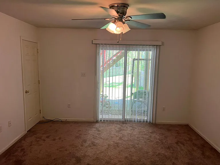 140 Couples Dr — Photo 2