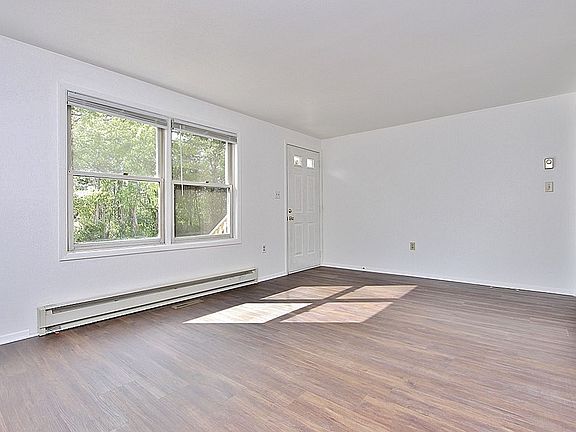 2nd image of 408 Joslen Blvd