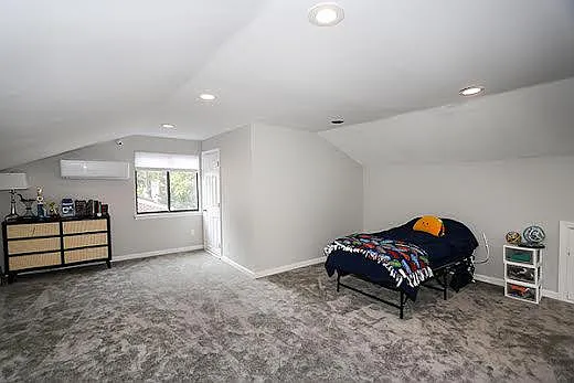 35 Old Pond Rd — Photo 16