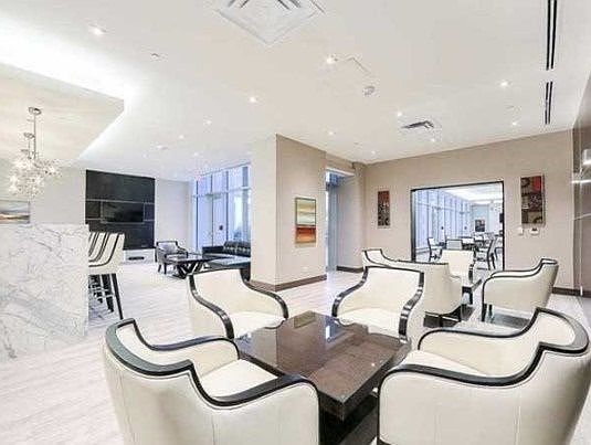 2nd image of 9600 Yonge St #1112