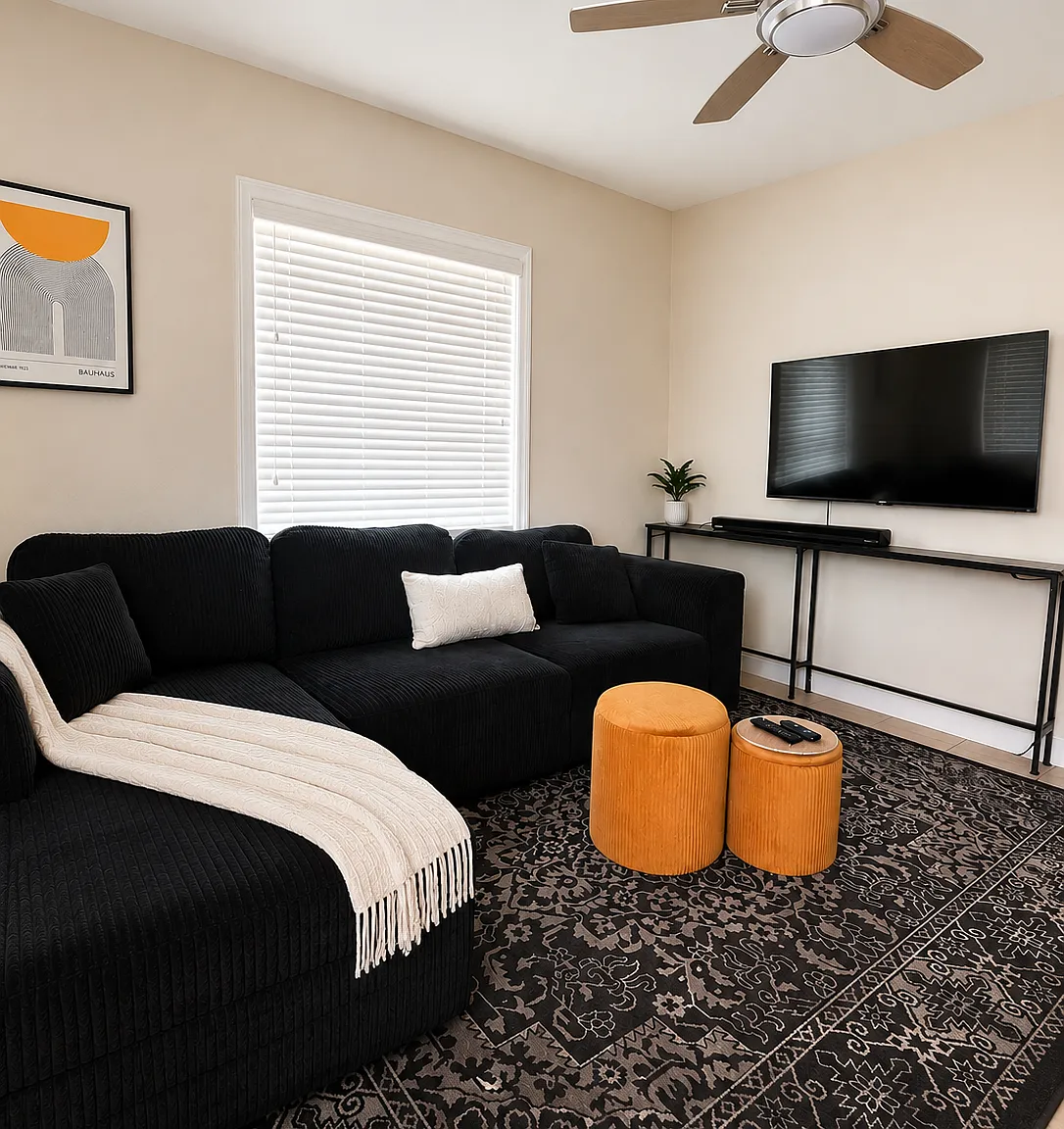 1 bed, 700 sqft, $2,700 — Photo 1