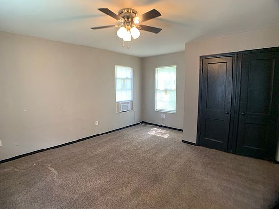3rd image of 1418 NE 25th St