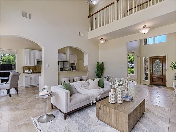 4th image of 1502 Lakeway Blvd