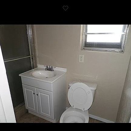 5th image of 629 SW 45th St