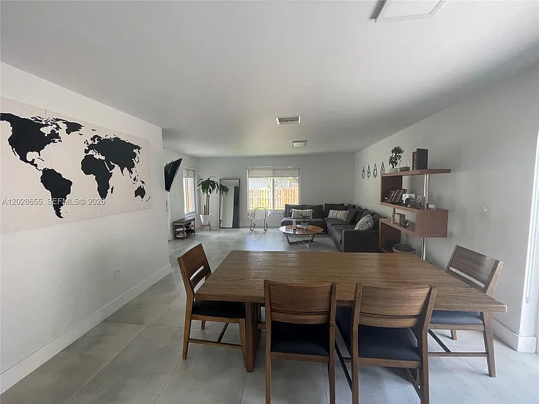 5733 NW 100th Ct — Photo 19