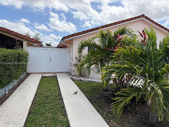 3rd image of 13470 SW 27th St