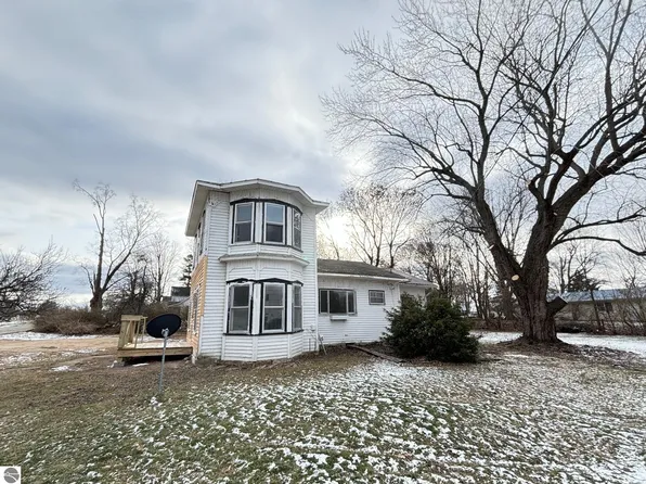 8136 Washington St, Winn, MI 48896