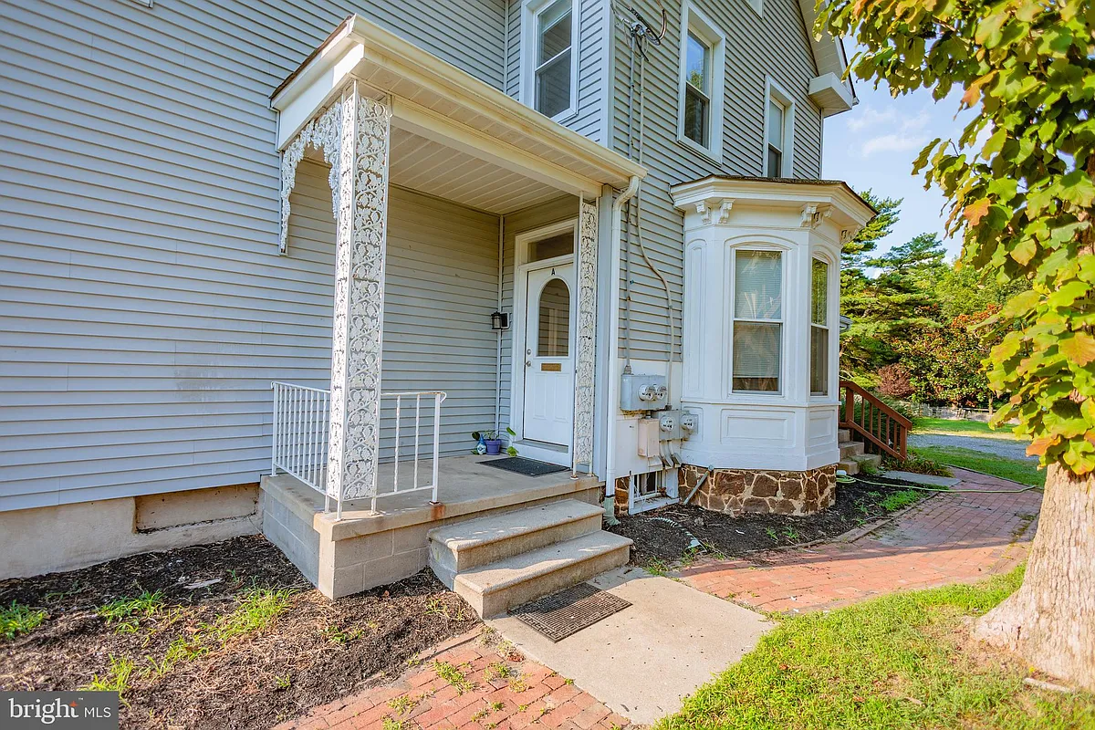 Building Photo - 34 Delsea Dr S #A
