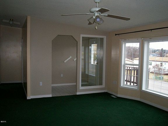 3rd image of 702 Joy Ln