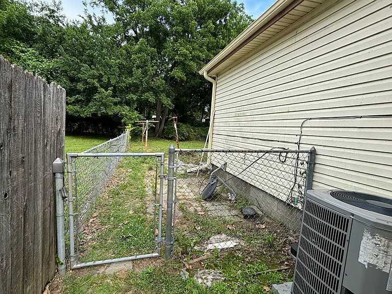 823 N Oswego Ave — Photo 22