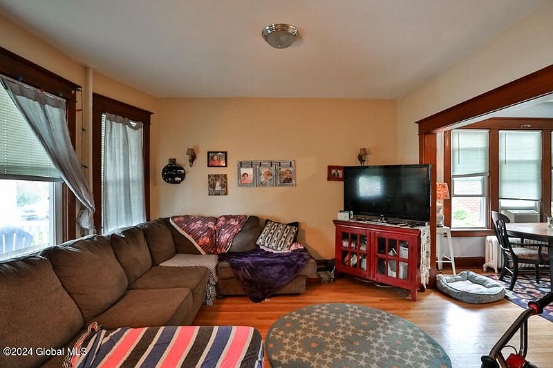4th image of 24 Maplewood Street