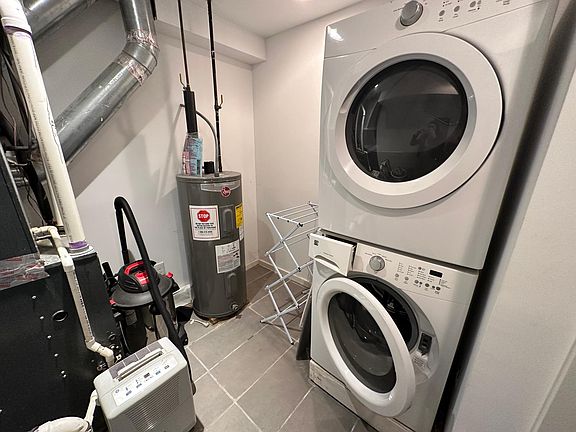 5th image of 534 E Girard Ave APT 1