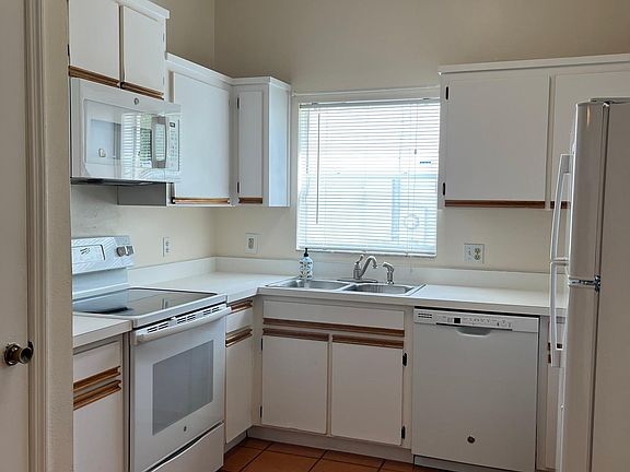 5th image of 1067 Brielle Ct