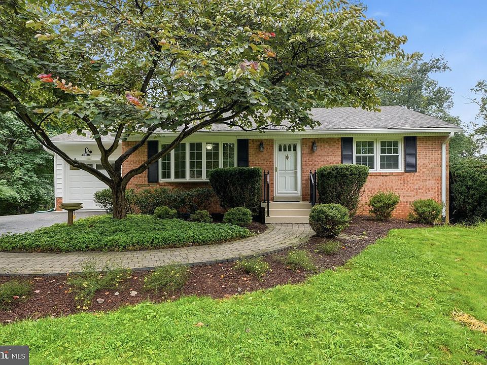 1st image of 22812 Clarkbrooke Dr