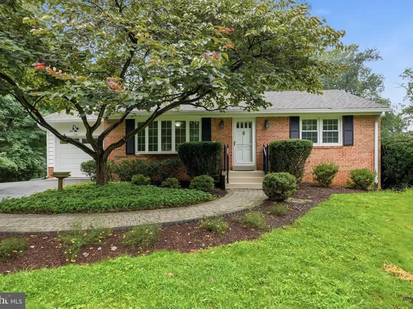 22812 Clarkbrooke Dr, Clarksburg, MD 20871